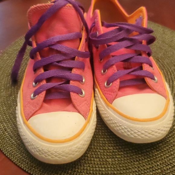 Colorful Converse size 7 - Picture 2 of 11
